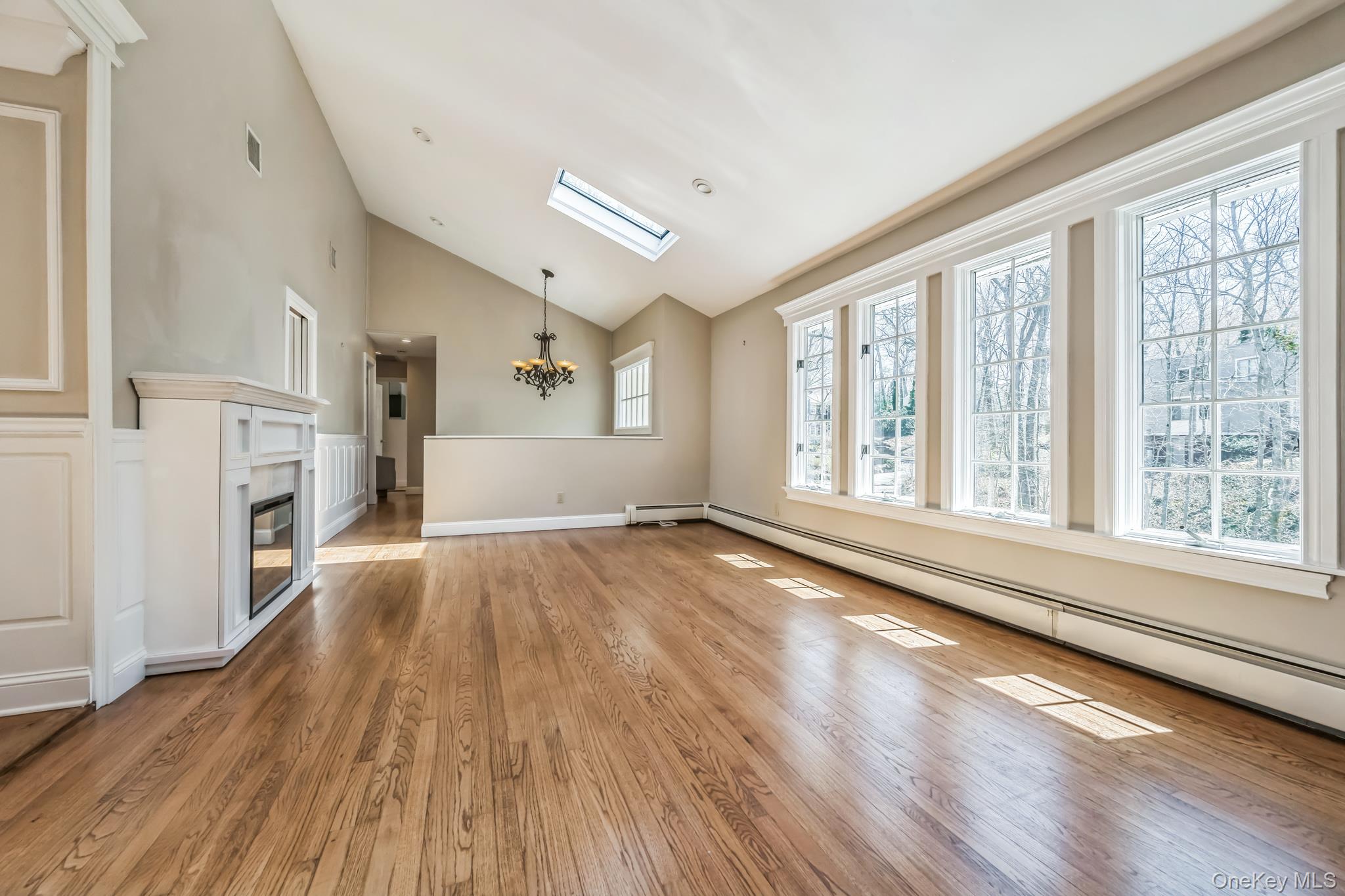 3 Glen Way, Cold Spring Harbor, NY 11724