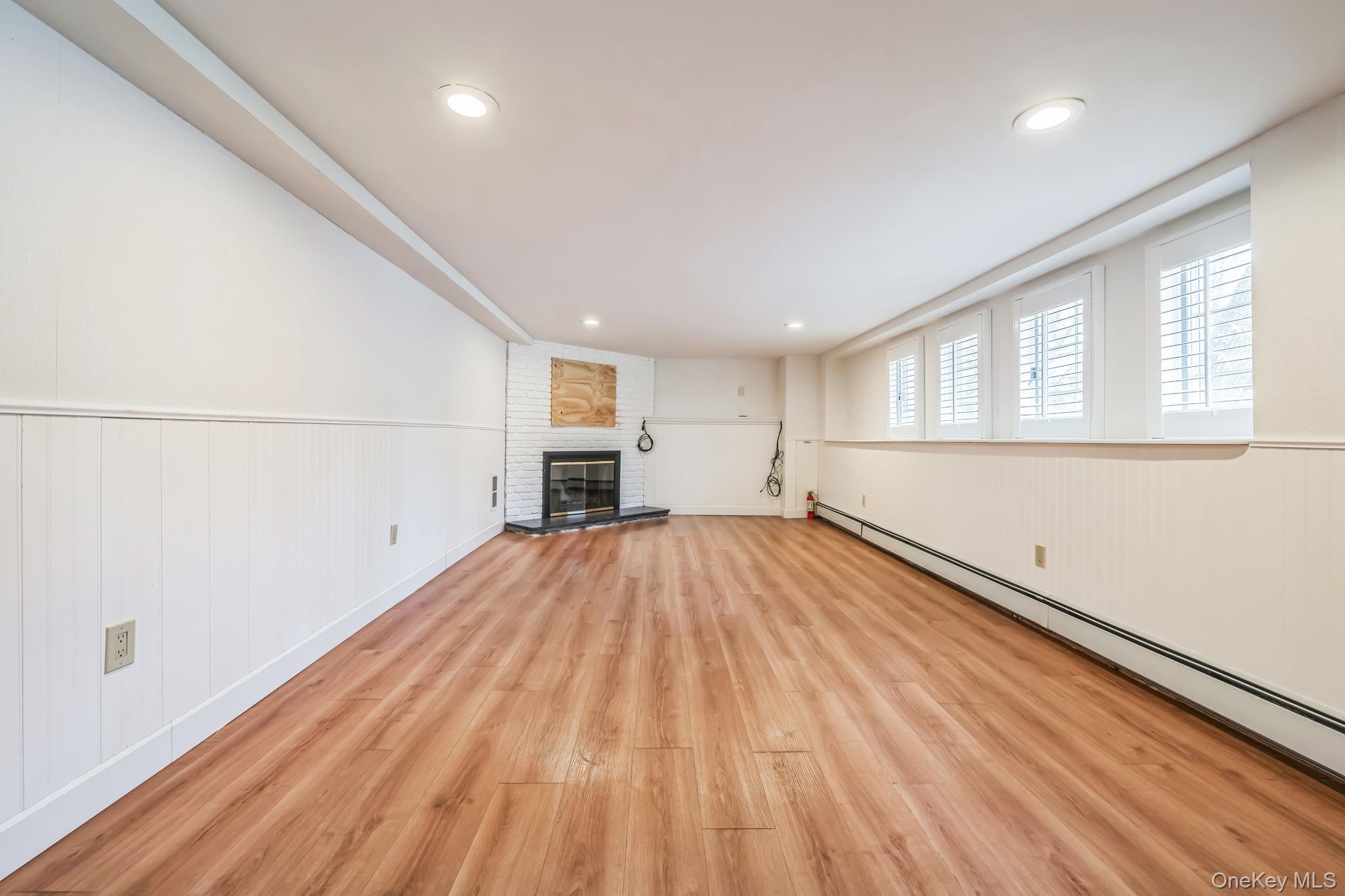 3 Glen Way, Cold Spring Harbor, NY 11724