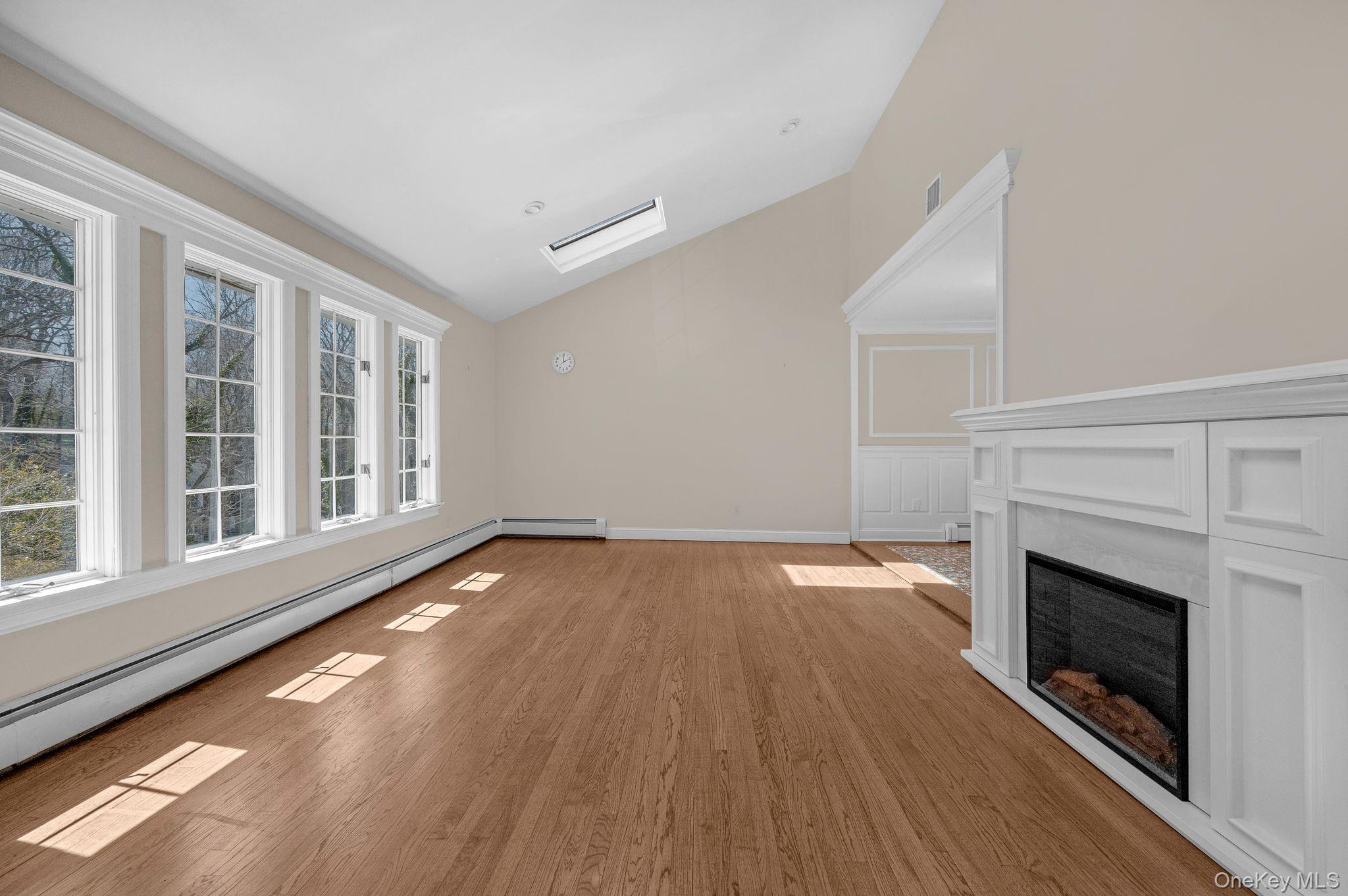 3 Glen Way, Cold Spring Harbor, NY 11724