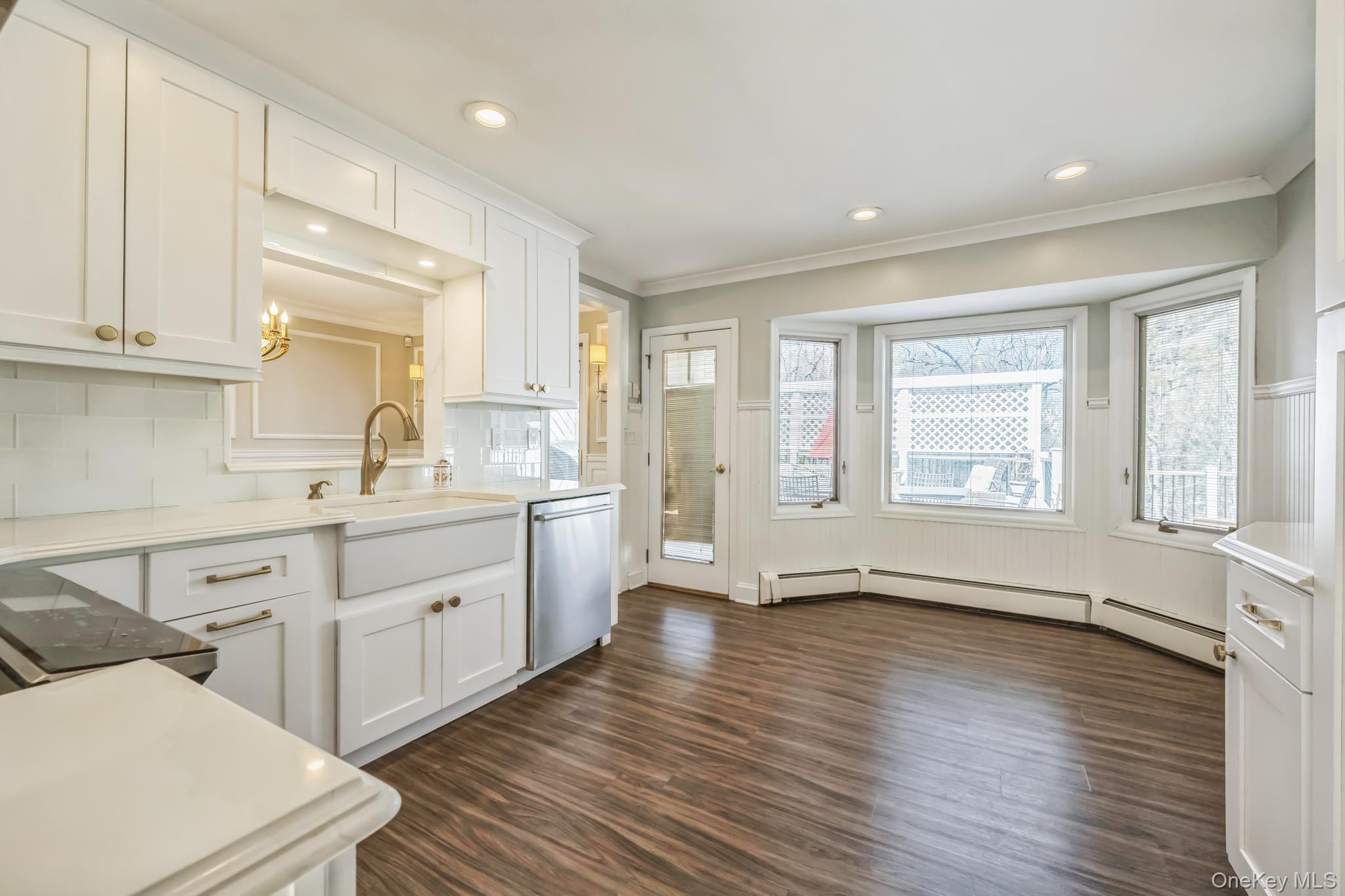 3 Glen Way, Cold Spring Harbor, NY 11724