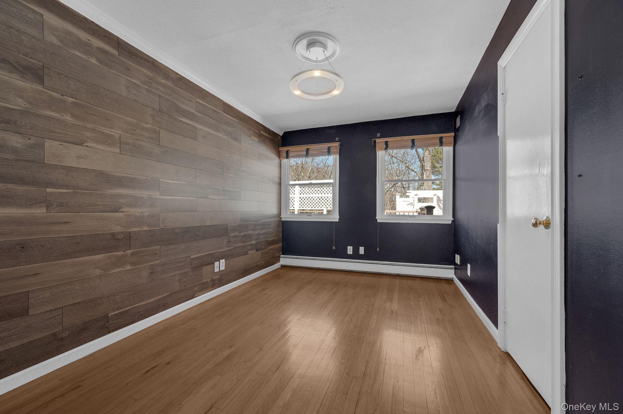 3 Glen Way, Cold Spring Harbor, NY 11724