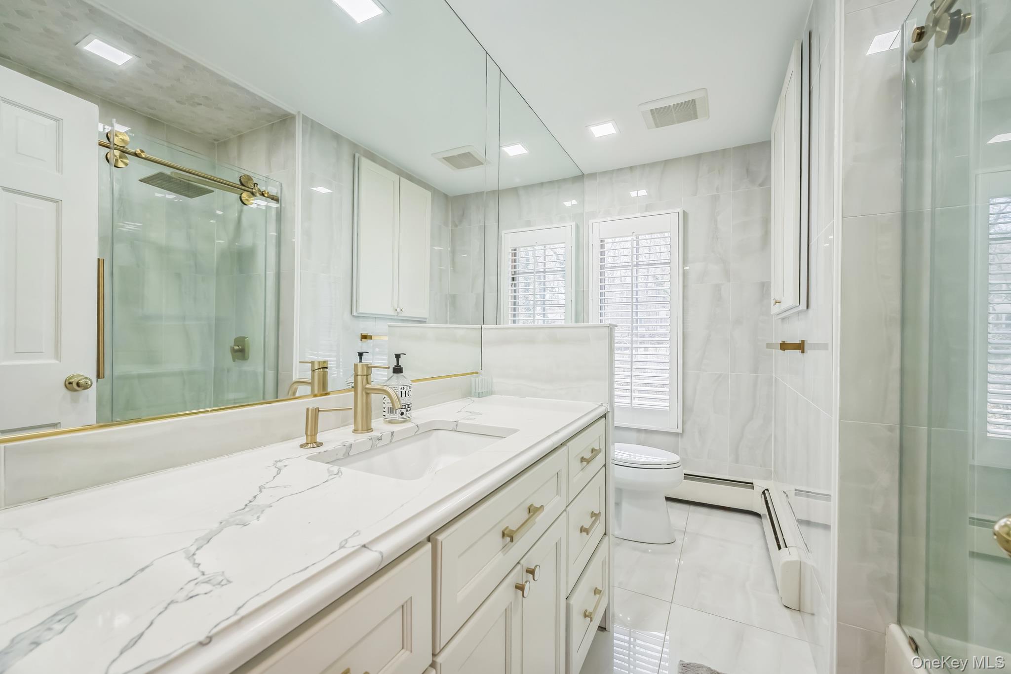 3 Glen Way, Cold Spring Harbor, NY 11724