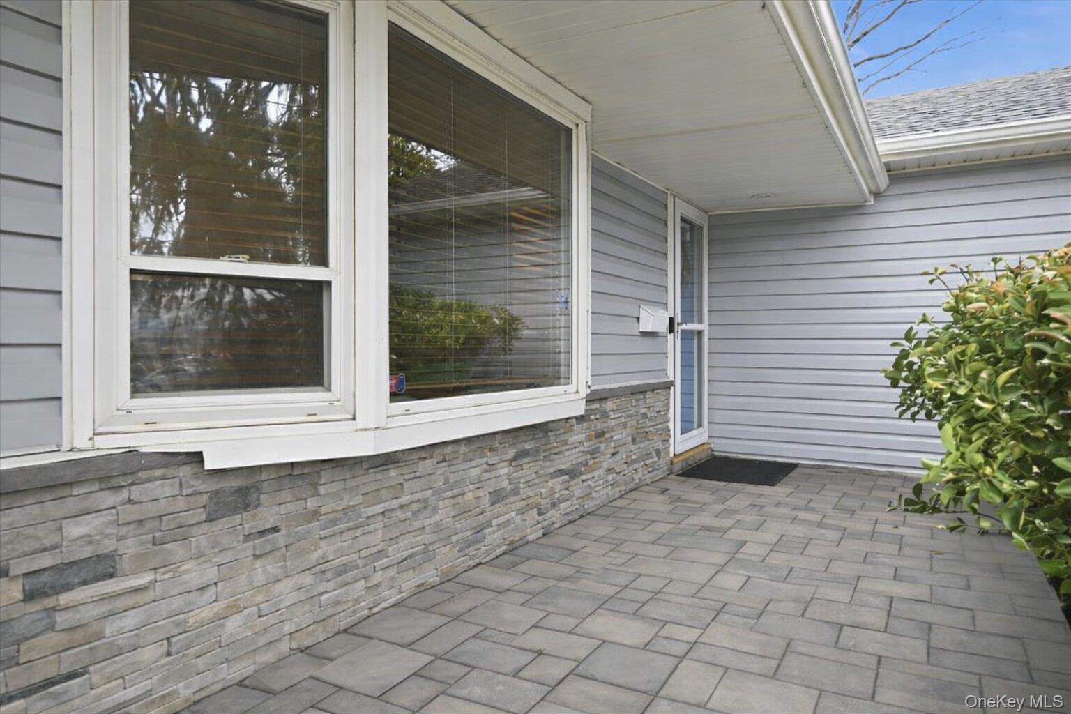 1261 Meadowbrook Road, Merrick, NY 11566