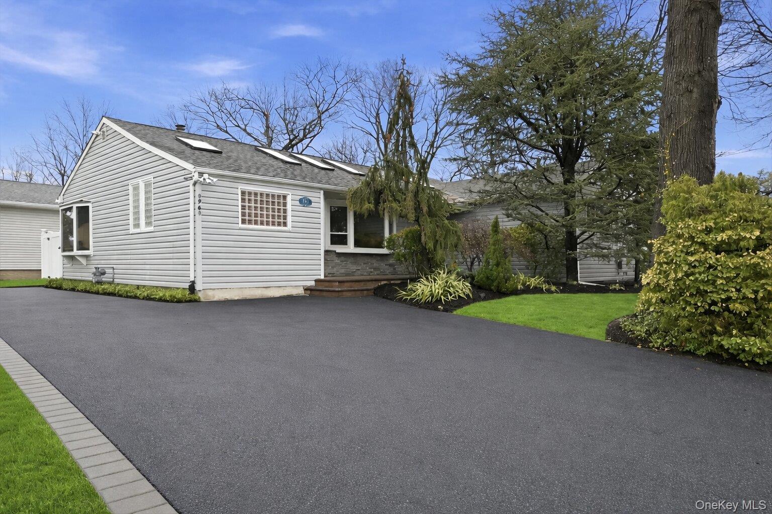 1261 Meadowbrook Road, Merrick, NY 11566