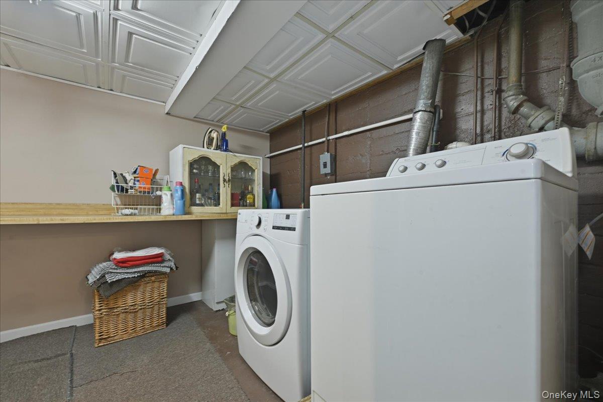 1261 Meadowbrook Road, Merrick, NY 11566