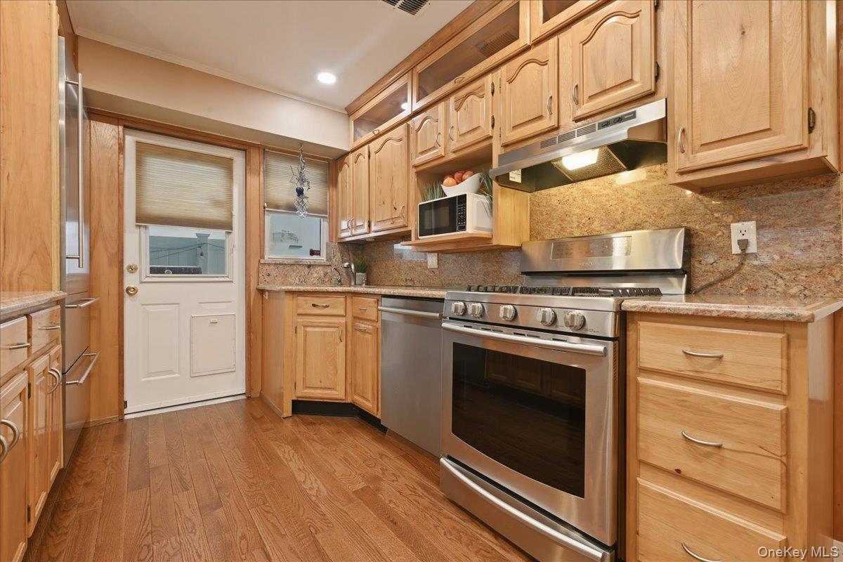 1261 Meadowbrook Road, Merrick, NY 11566