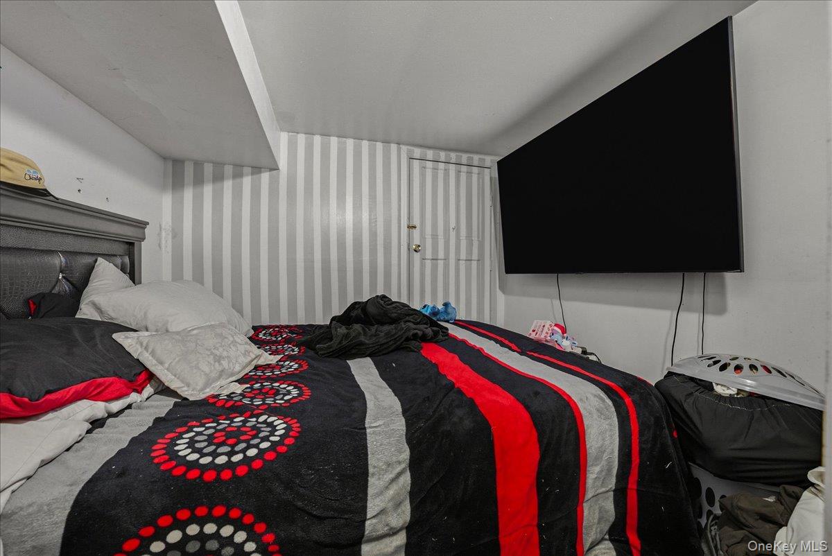 2304 Glebe Avenue, Bronx, NY 10462