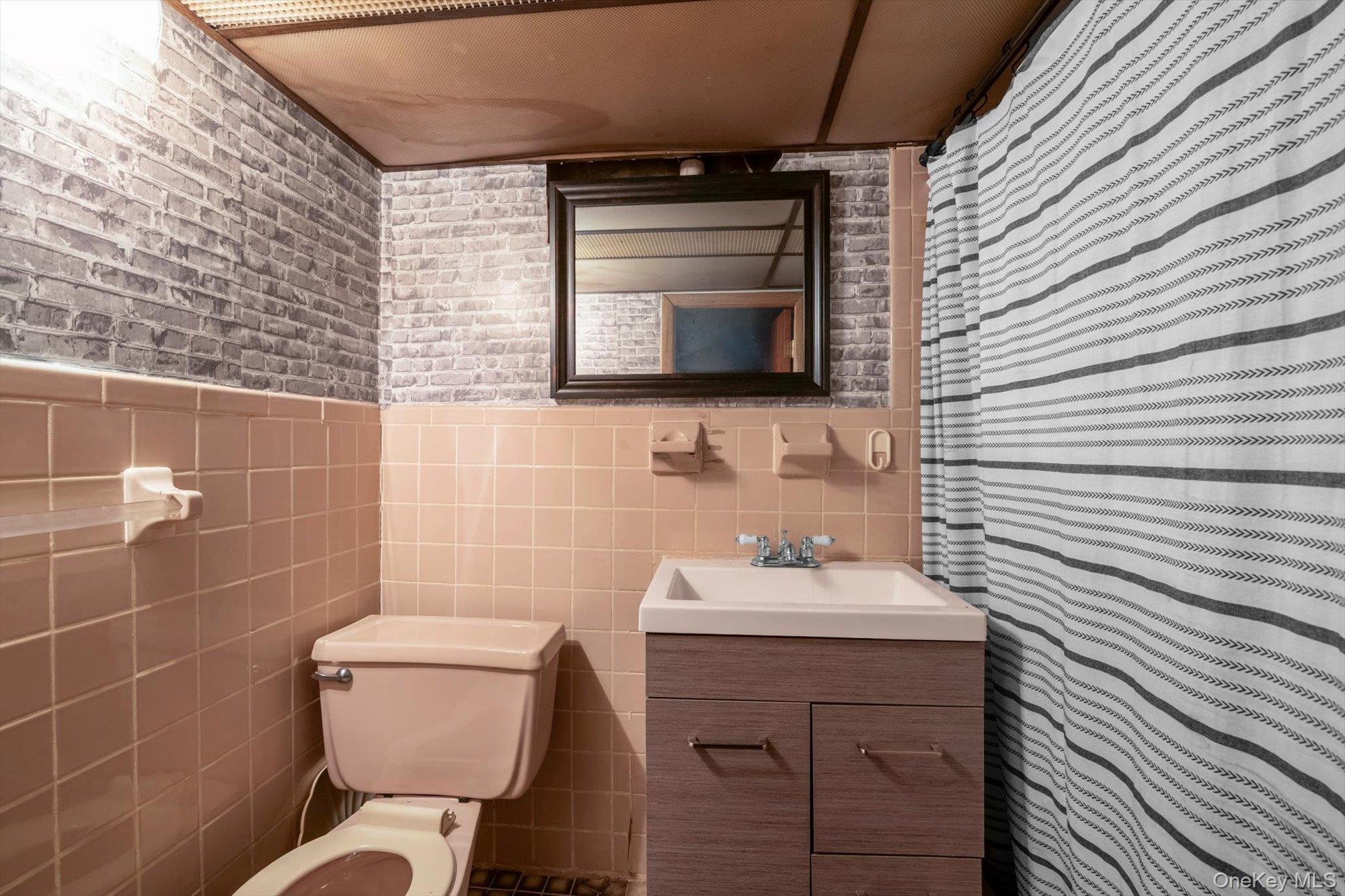 37-21 99th Street, Corona, NY 11368