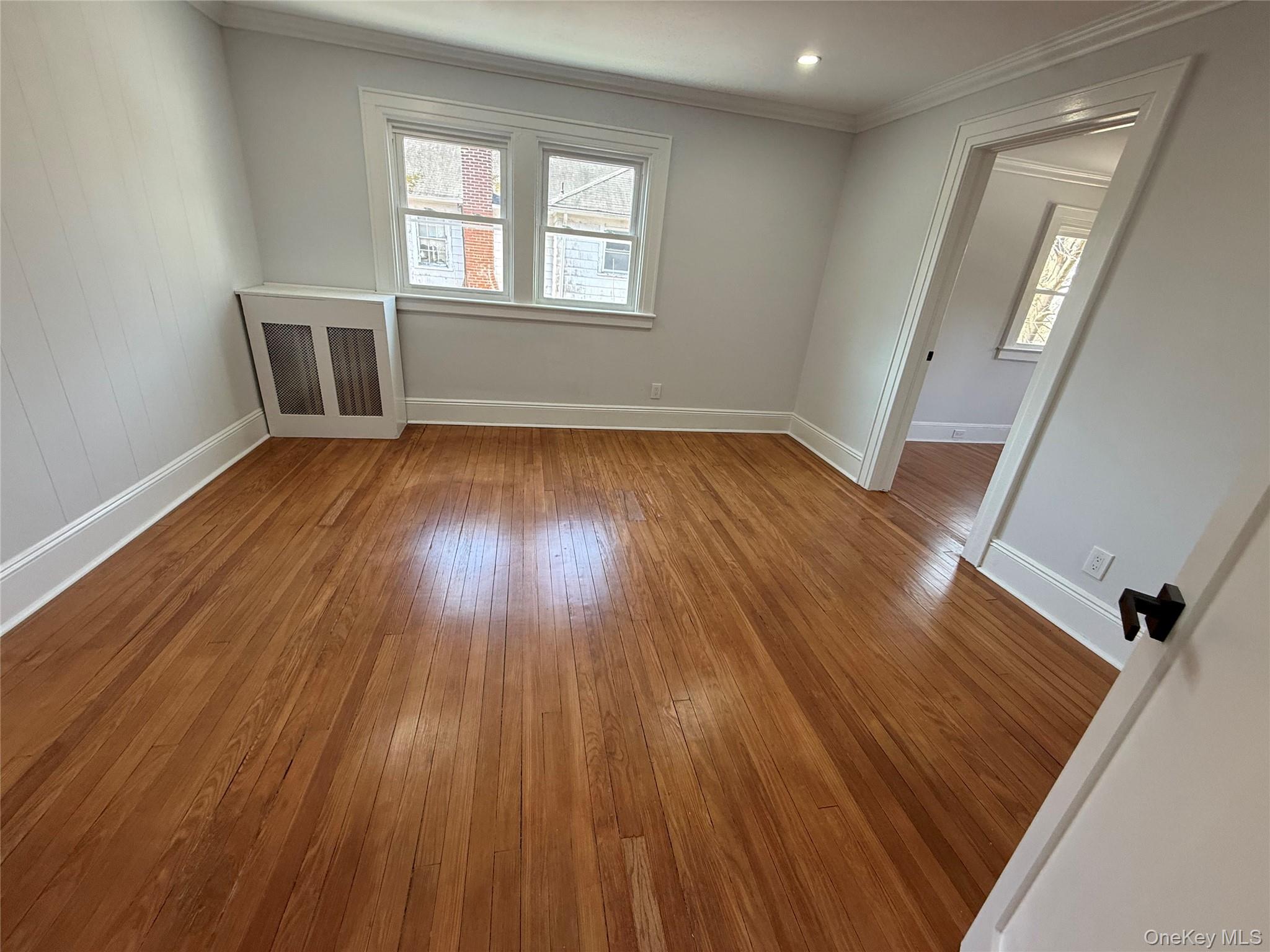 120 Lena Ave, Freeport, NY 11520