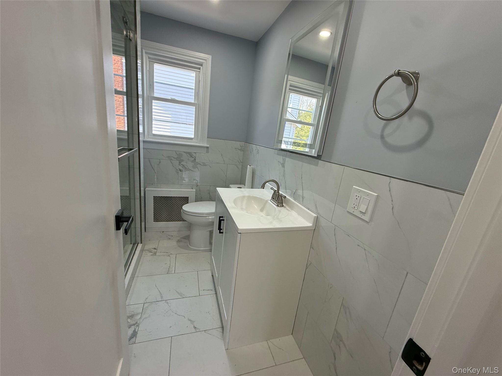 120 Lena Ave, Freeport, NY 11520