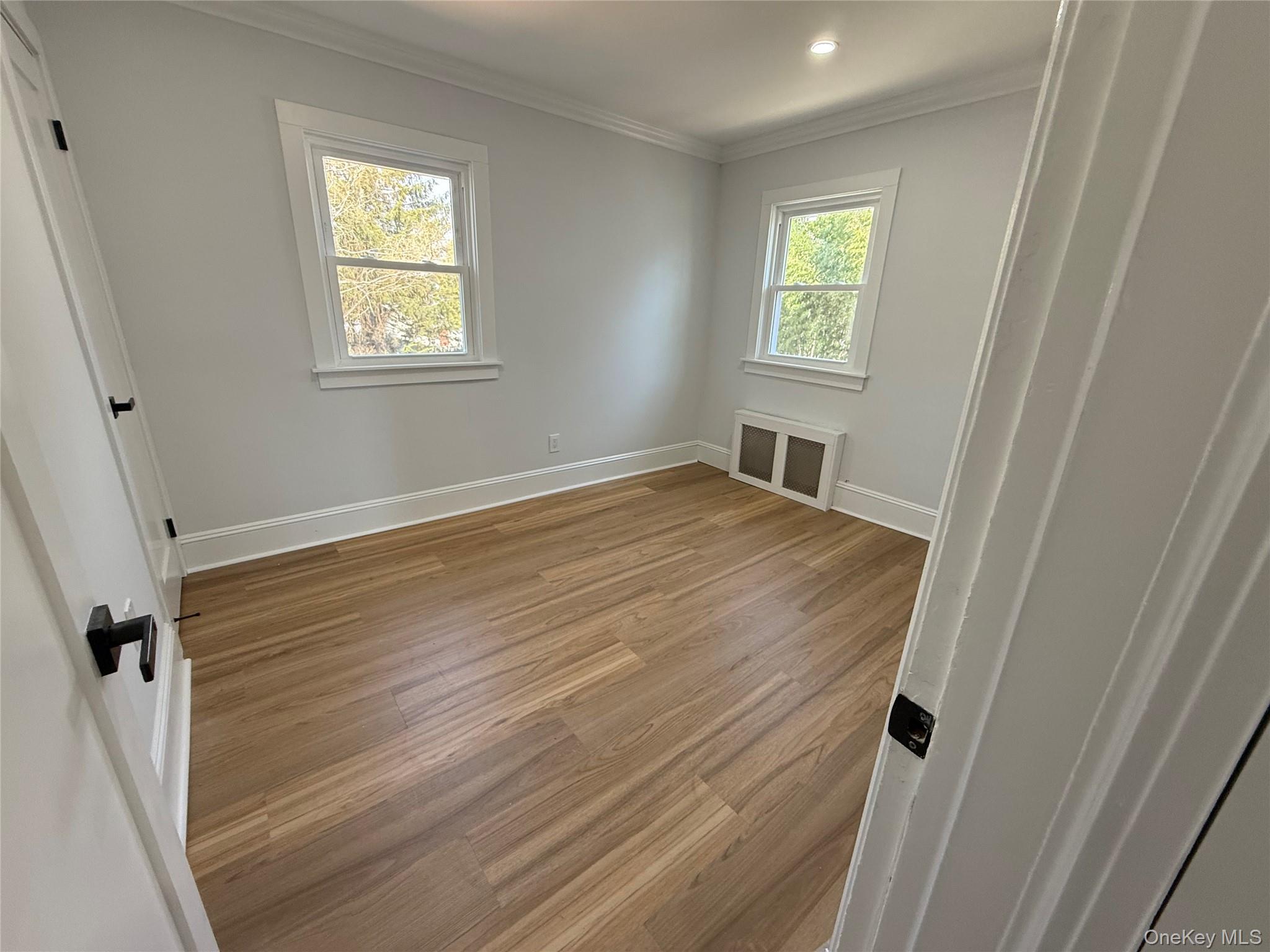 120 Lena Ave, Freeport, NY 11520