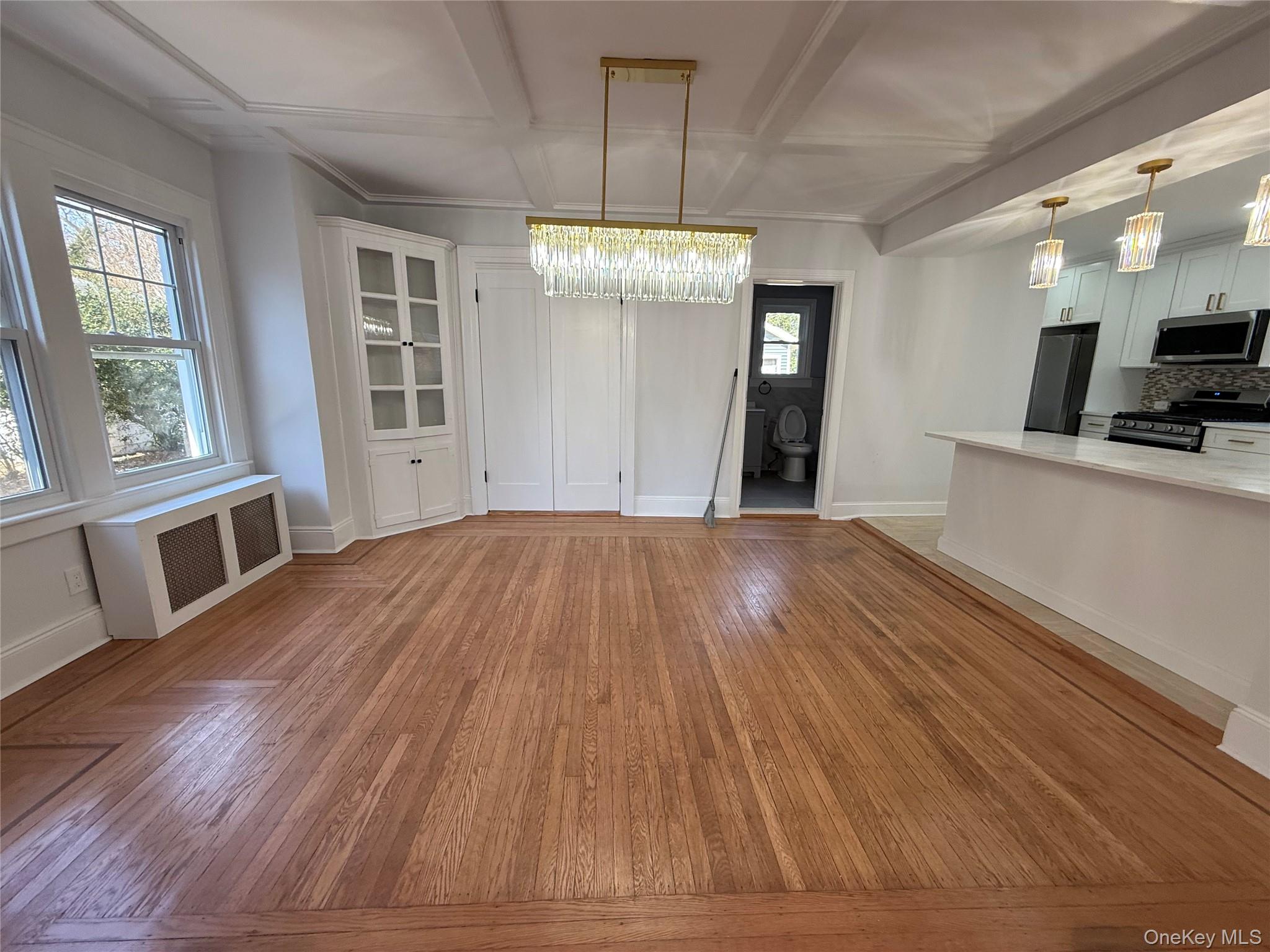 120 Lena Ave, Freeport, NY 11520