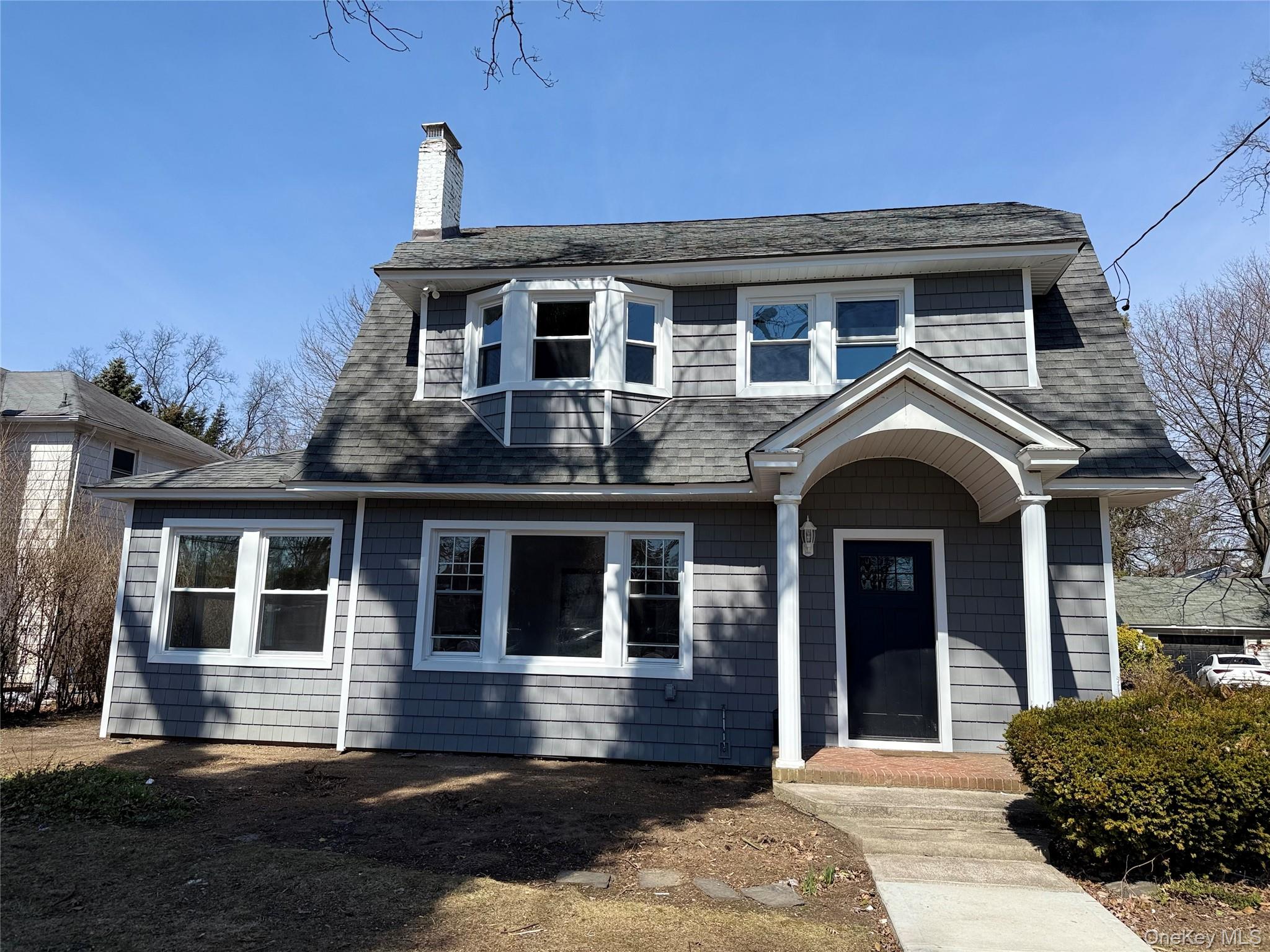 120 Lena Ave, Freeport, NY 11520