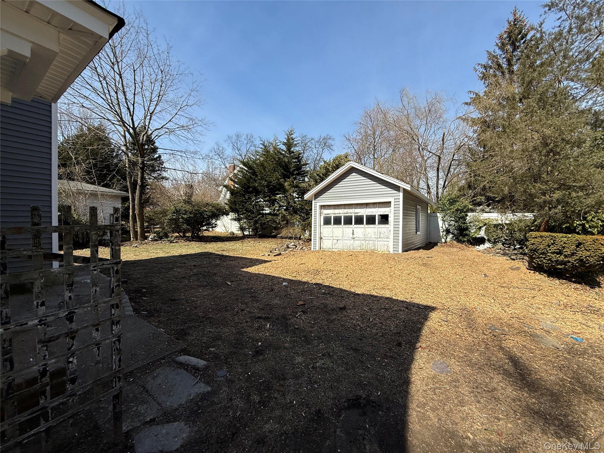 120 Lena Ave, Freeport, NY 11520