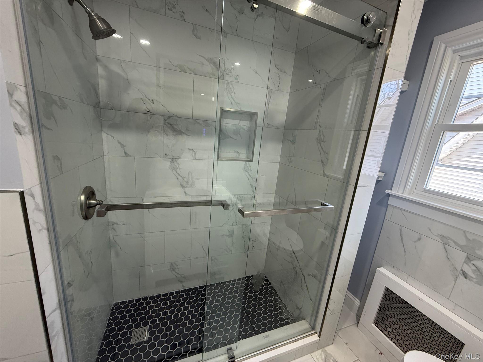 120 Lena Ave, Freeport, NY 11520