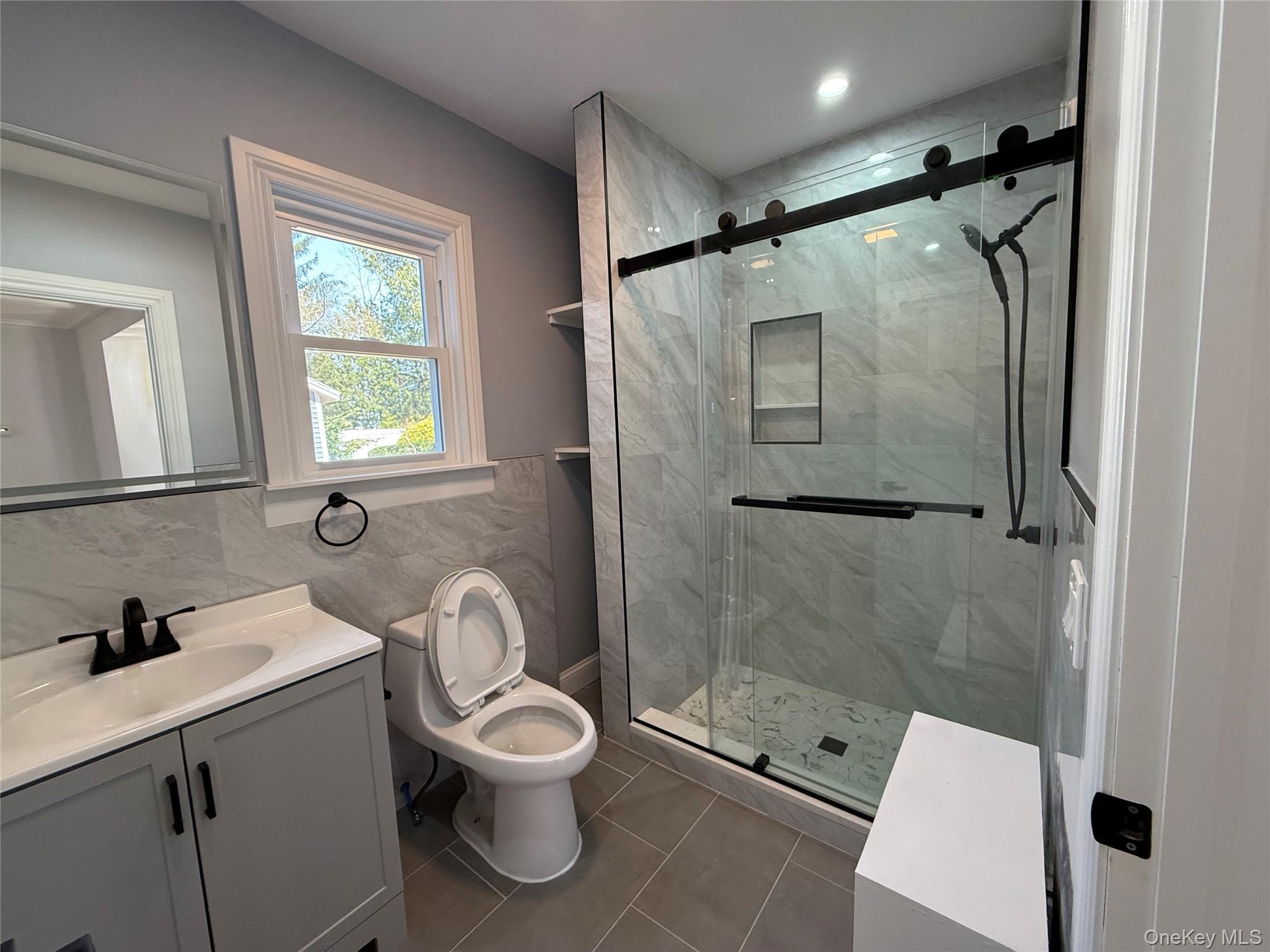 120 Lena Ave, Freeport, NY 11520