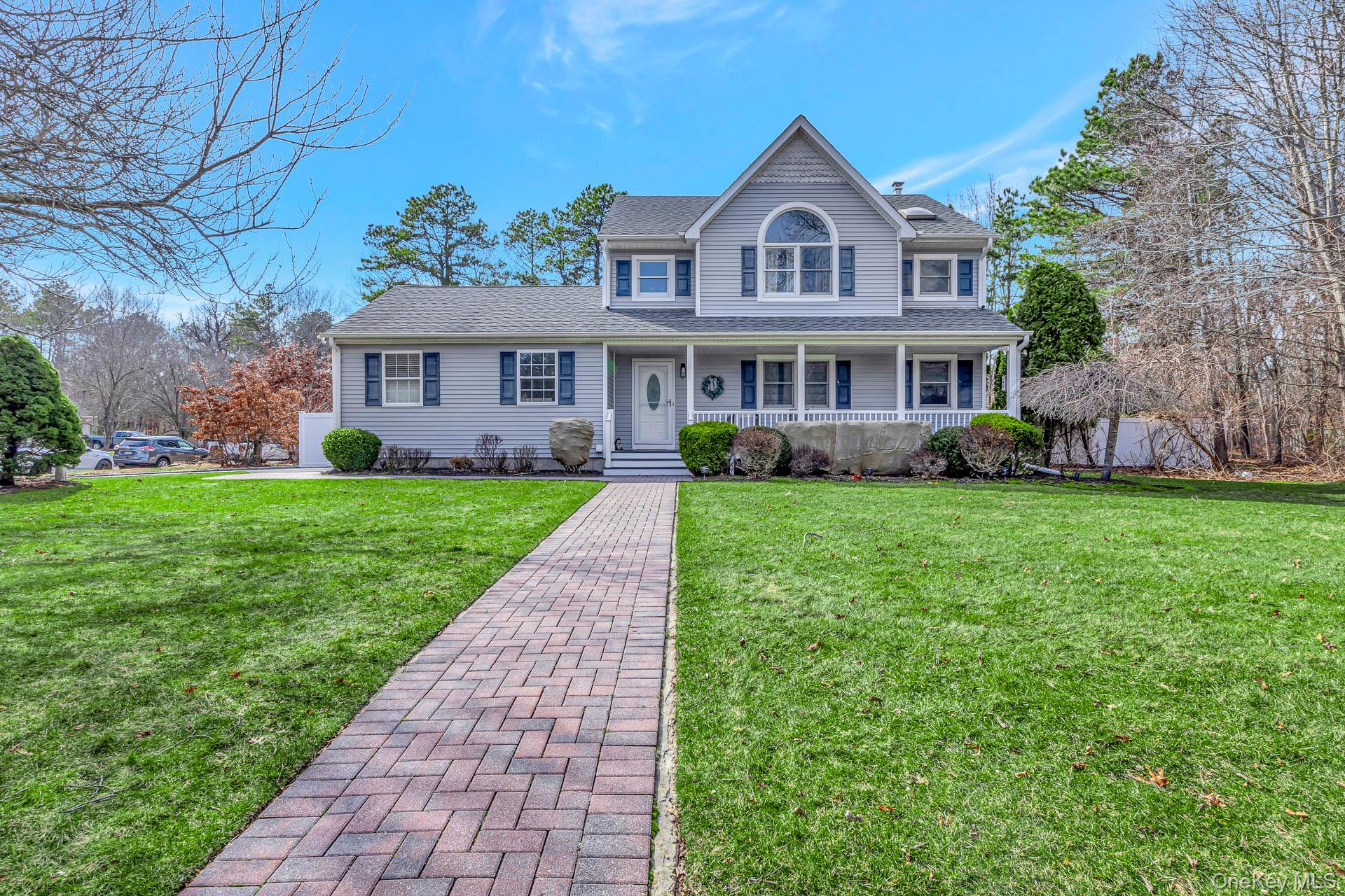 10 Tall Oaks Court, Manorville, NY 11949