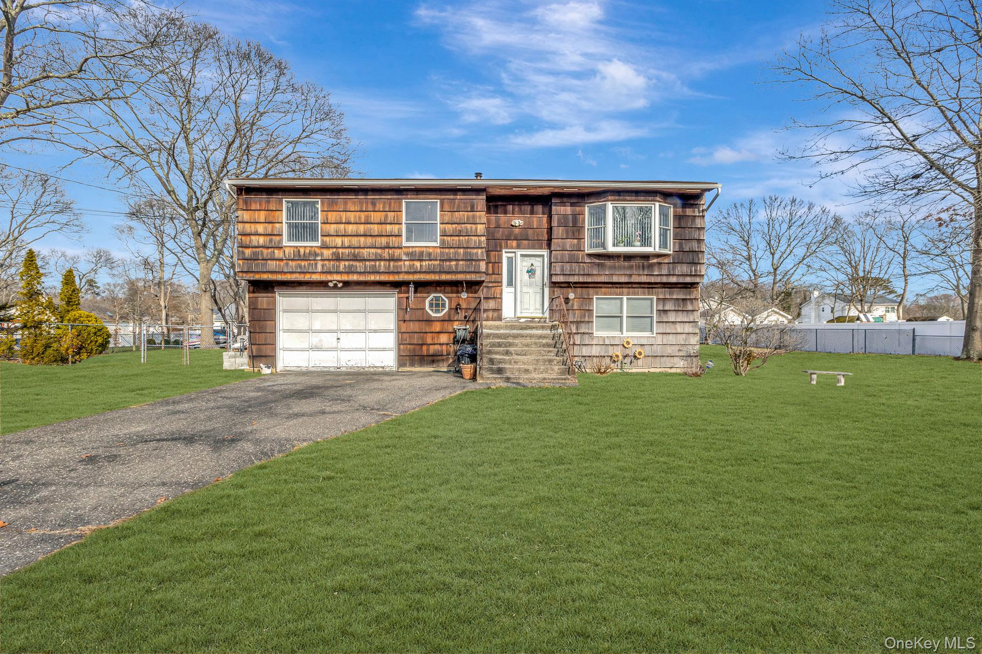 191 Hawthorne Street, Mastic, NY 11950