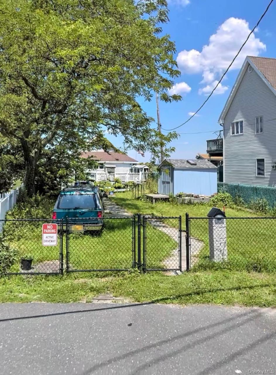 631 Cross Bay Boulevard, Broad Channel, NY 11693