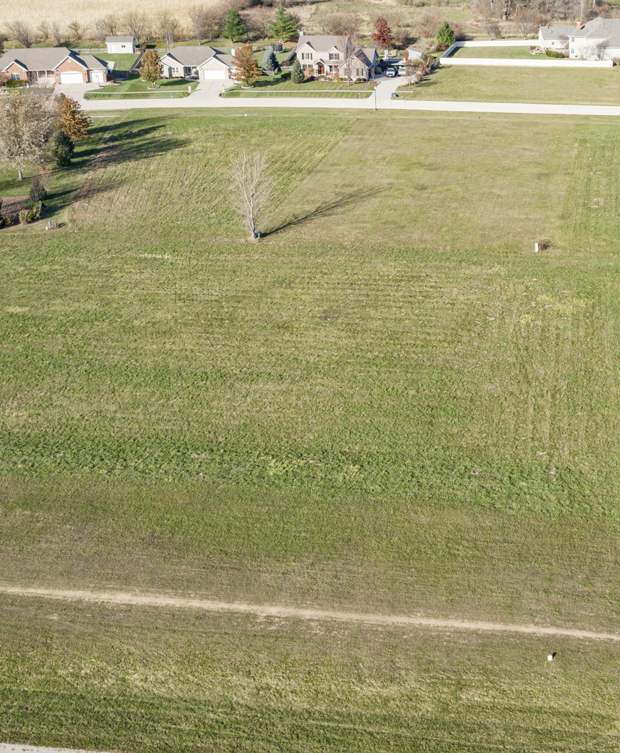 990 Prairie View Drive, Somonauk, IL 60552