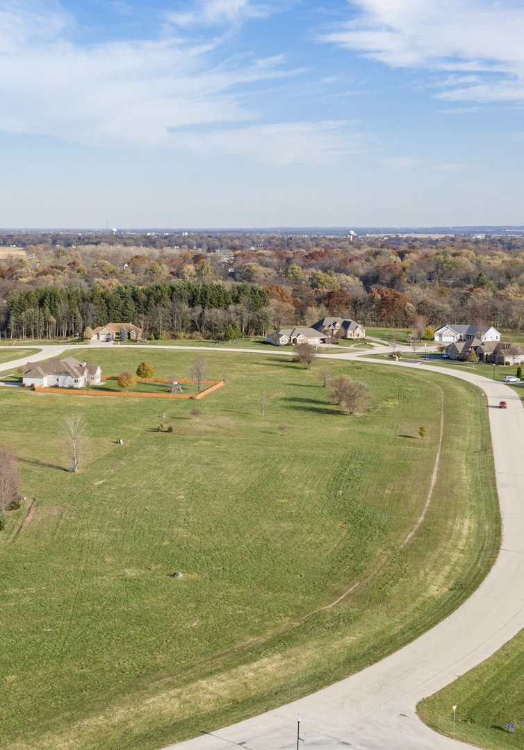 980 Prairie View Drive, Somonauk, IL 60552