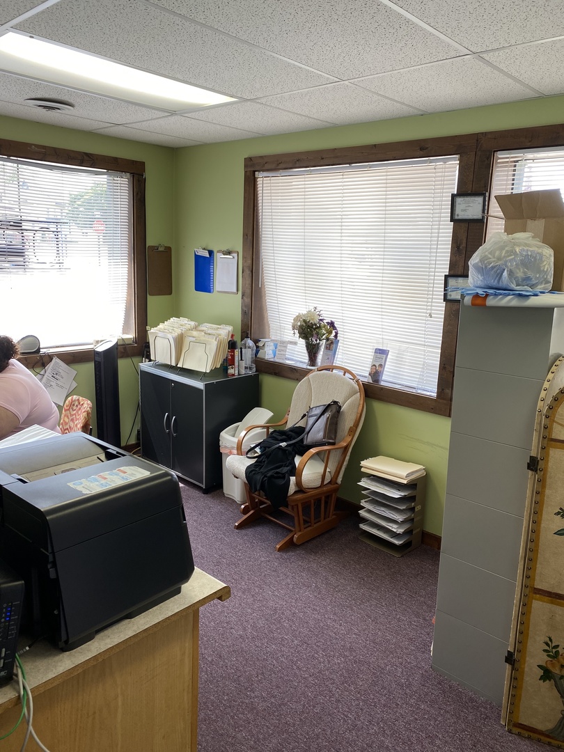 400 N Division Street, Harvard, IL 60033