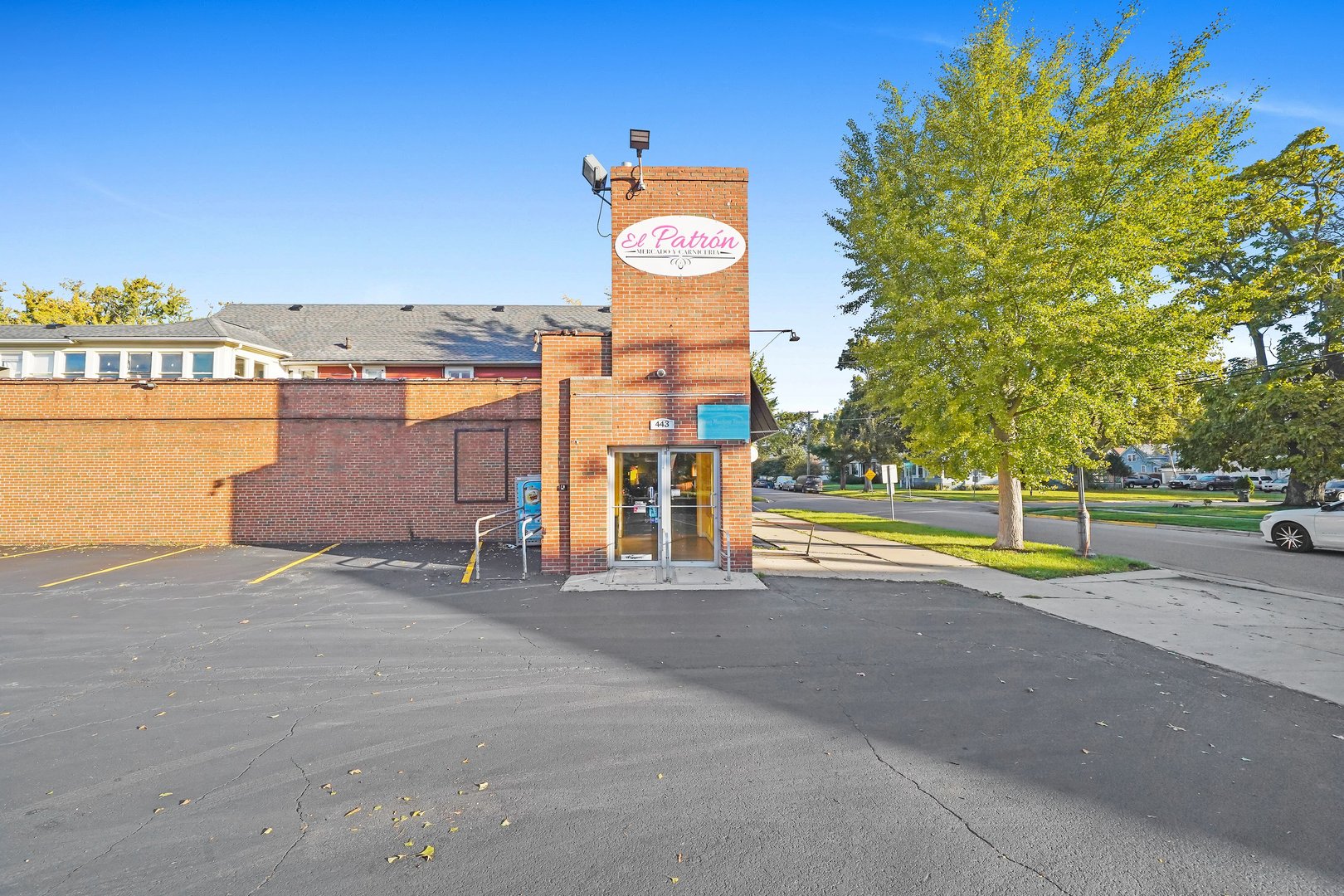 443 S 4th Street, Aurora, IL 60505