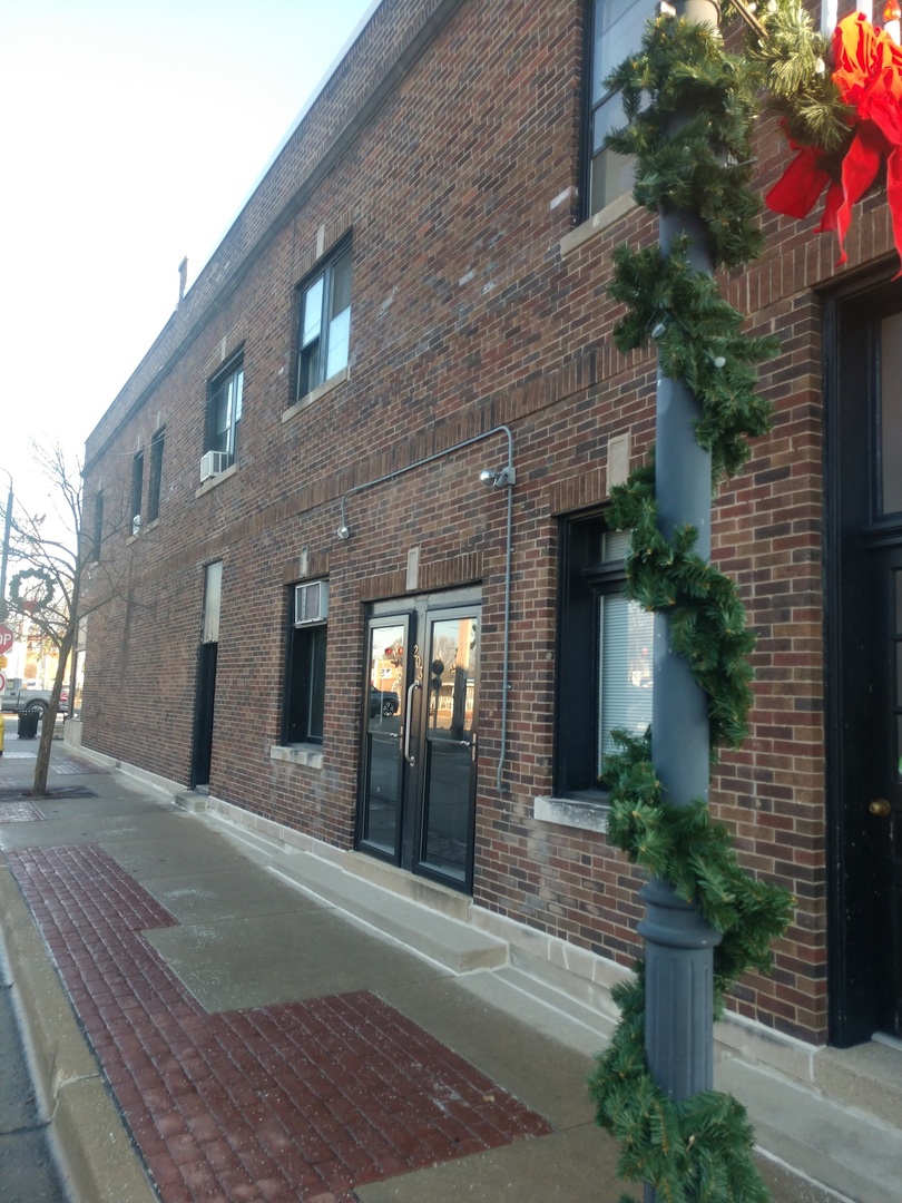 203 Railroad Avenue, Clarendon Hills, IL 60514