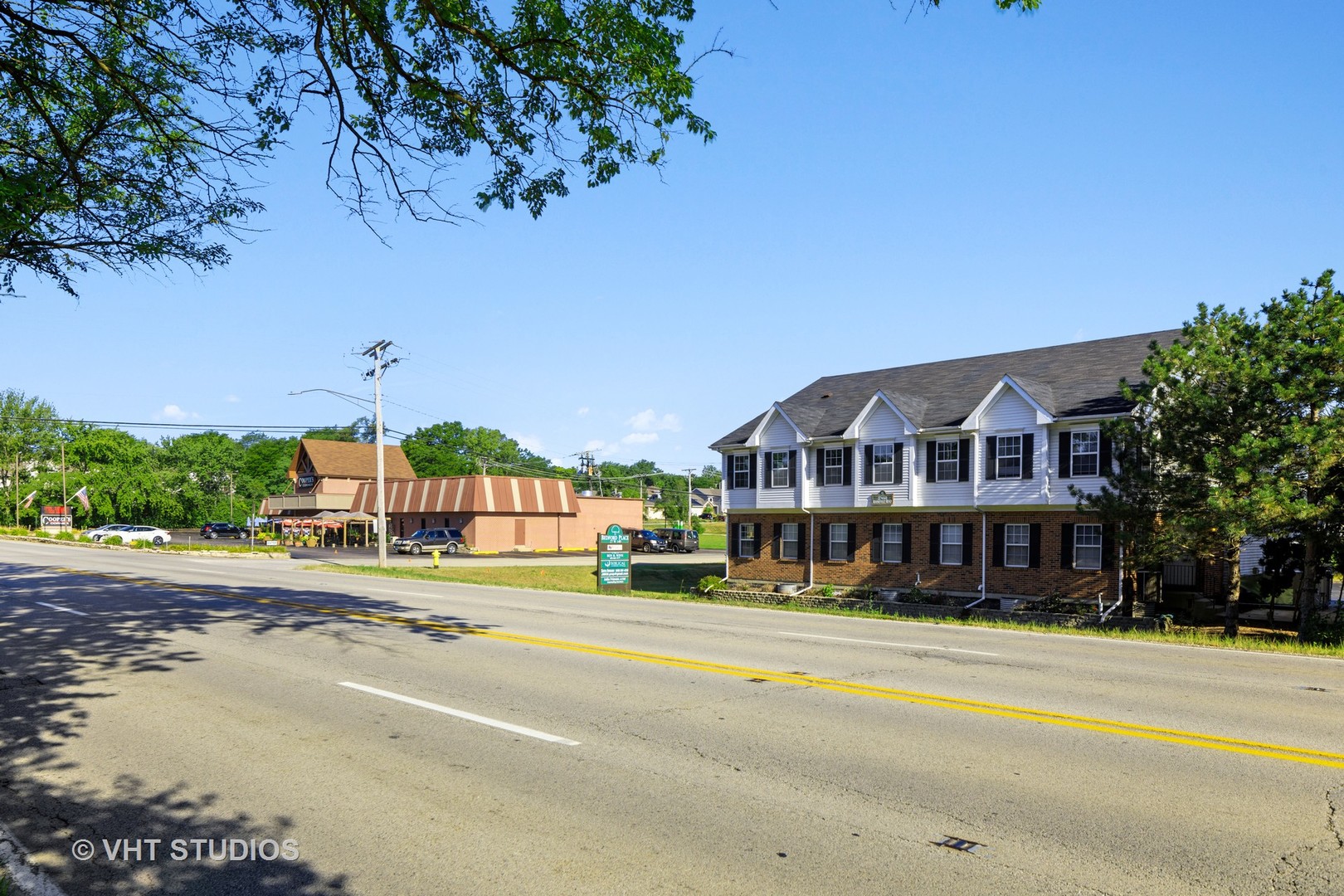 27W140 Roosevelt Road, Winfield, IL 60190