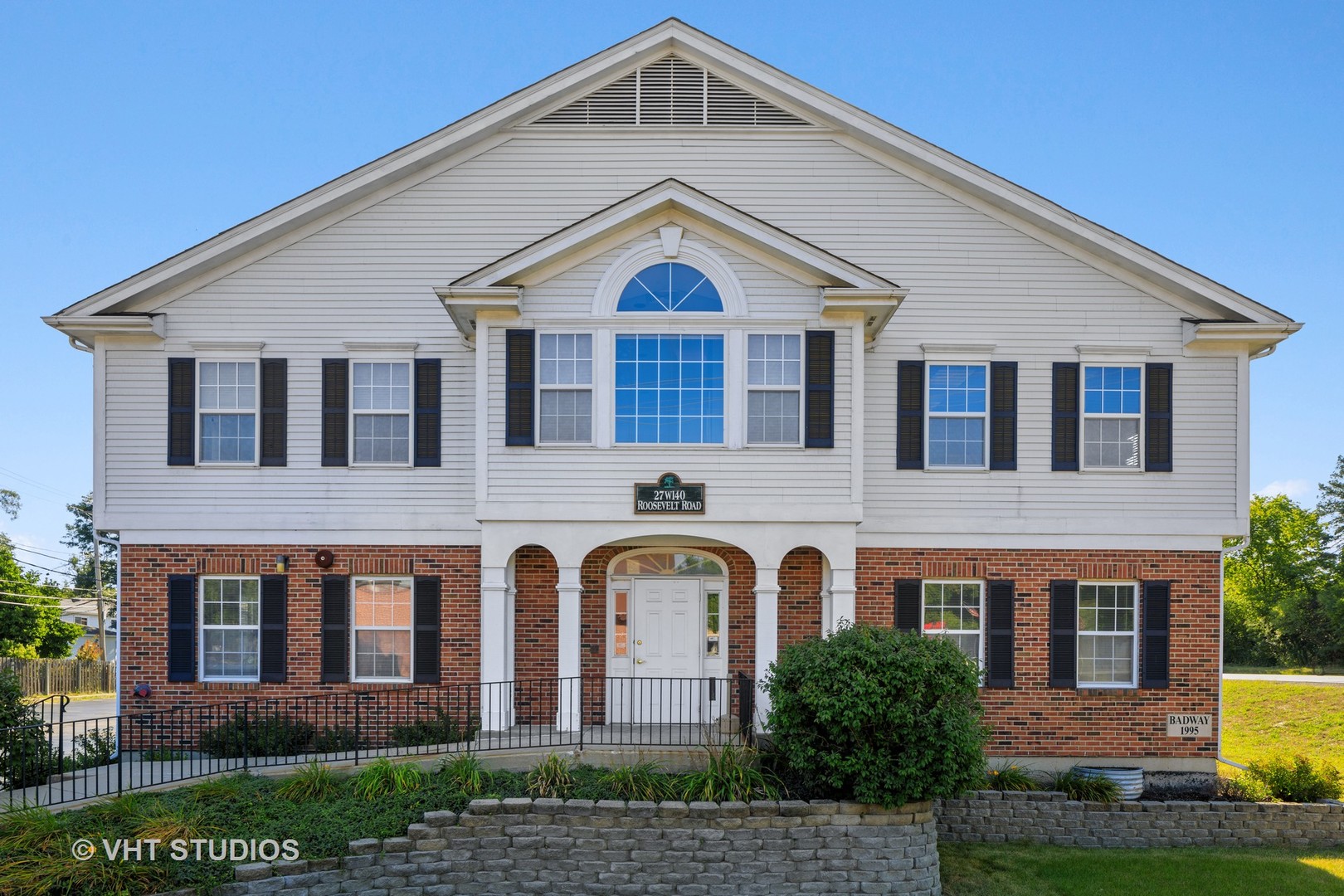 27W140 Roosevelt Road, Winfield, IL 60190