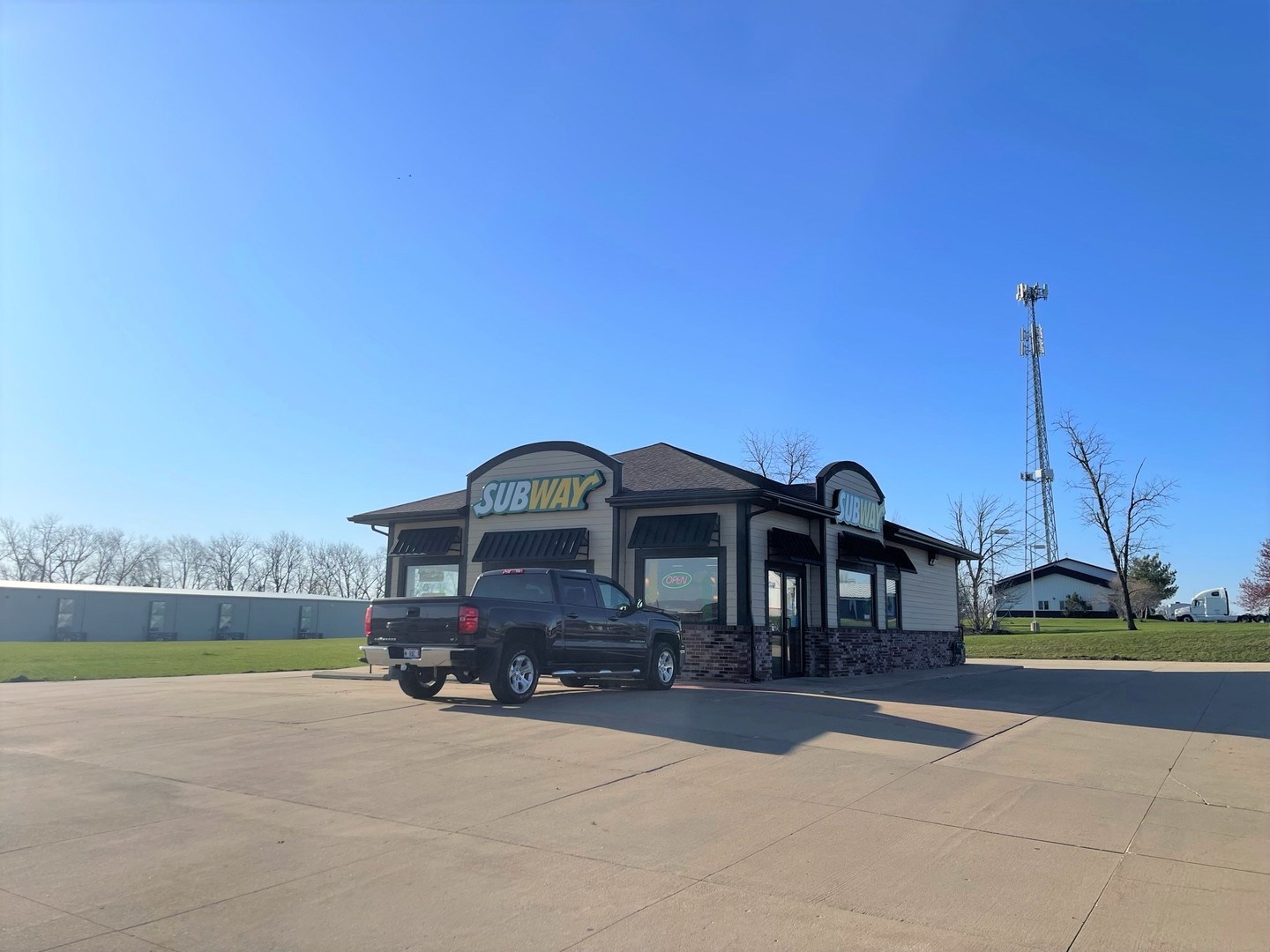 1730 P.J. Keller Highway, Lexington, IL 61753