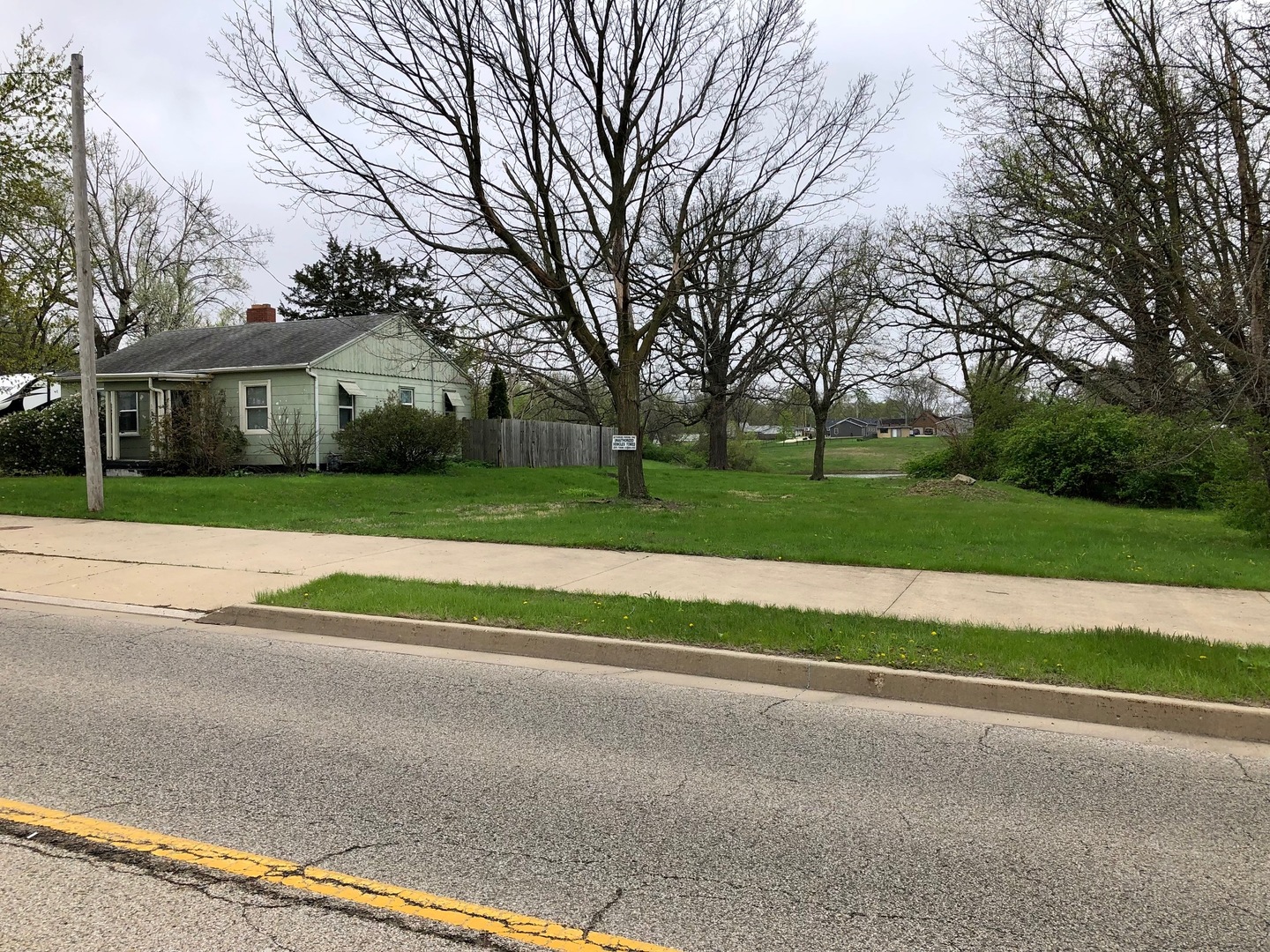 1001 E Lincoln Street, Bloomington, IL 61701