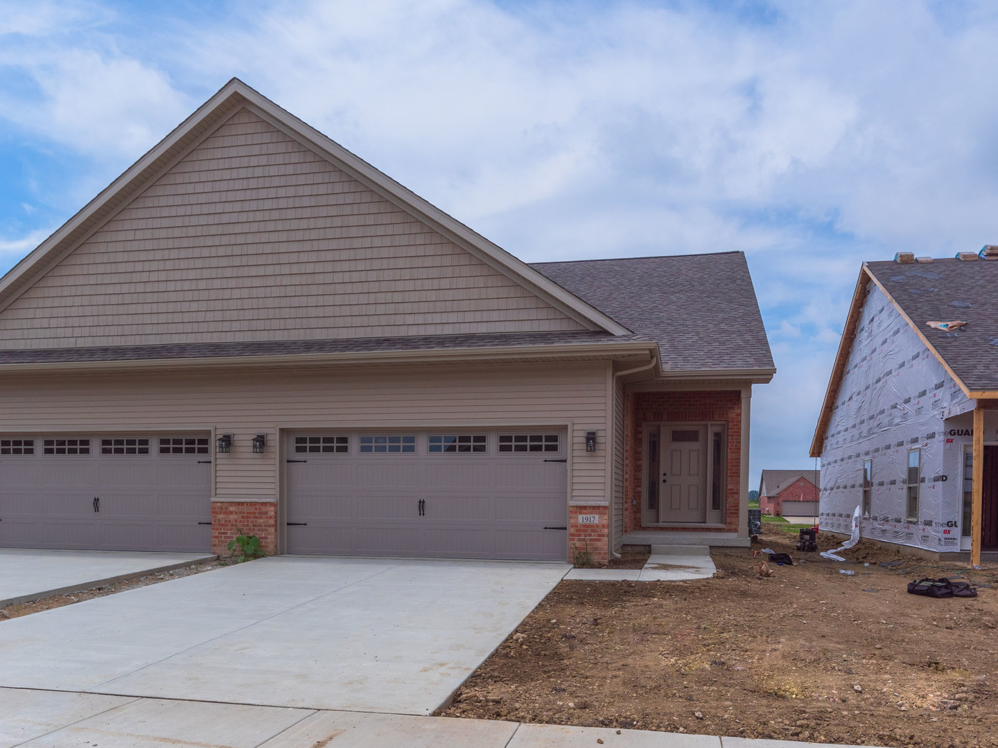 1821 Glenbridge Road, Bloomington, IL 61704