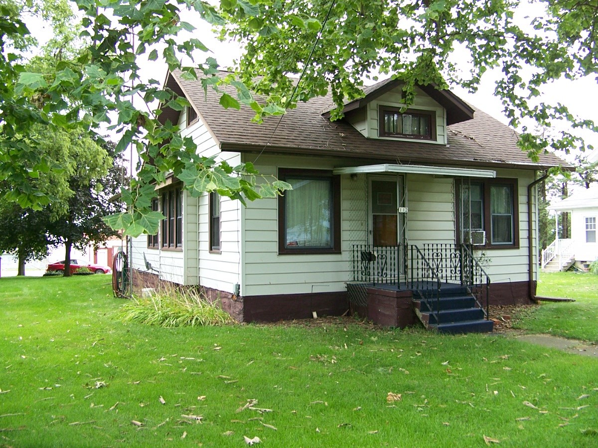 112 N Madison Street, Sibley, IL 61773