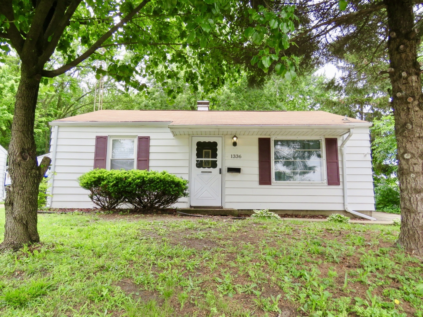 1336 N Linden Street, Bloomington, IL 61701