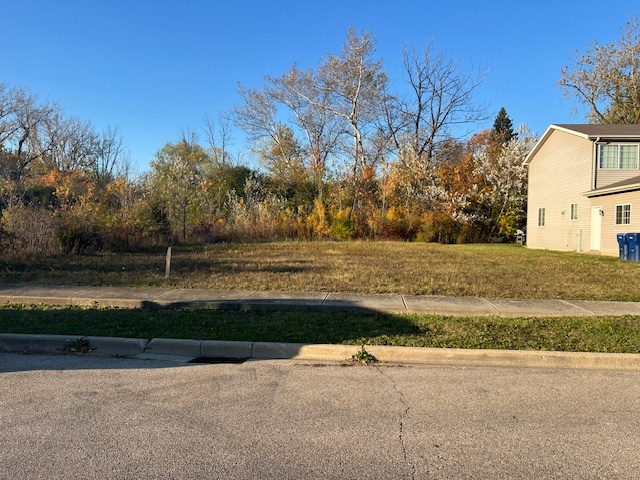 2946 W Country Club Avenue, Waukegan, IL 60087