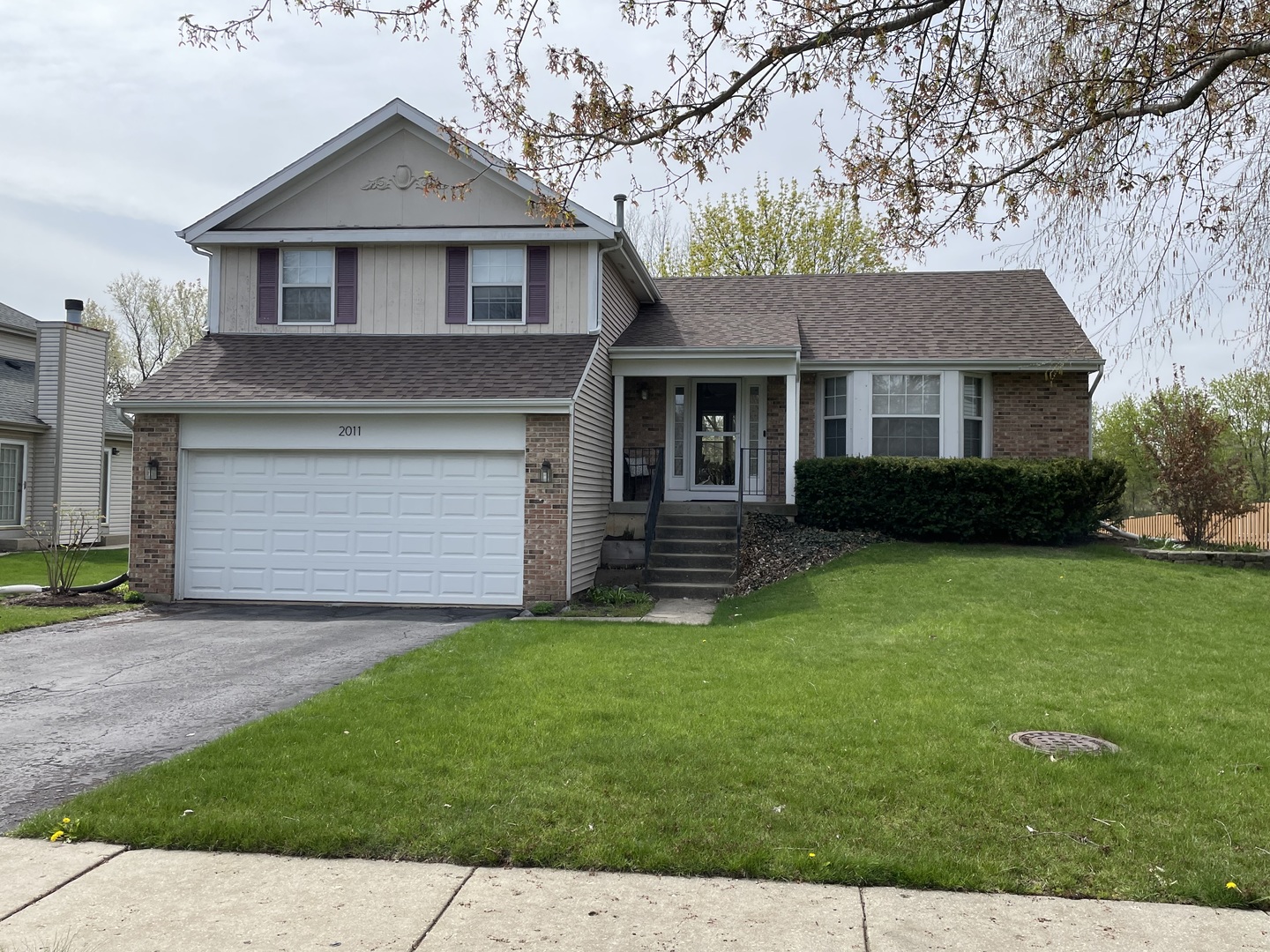 2011 Glenmoor Drive, West Dundee, IL 60118