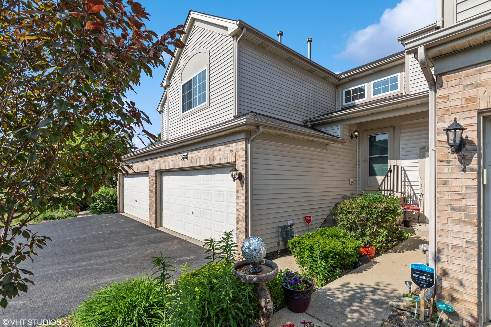 3628 Roanoke Avenue #3628, Carpentersville, IL 60110