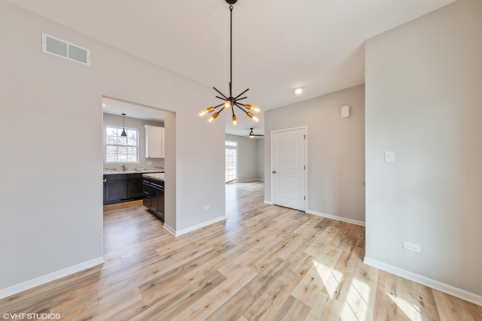 200 Crystal Lane, Steger, IL 60475