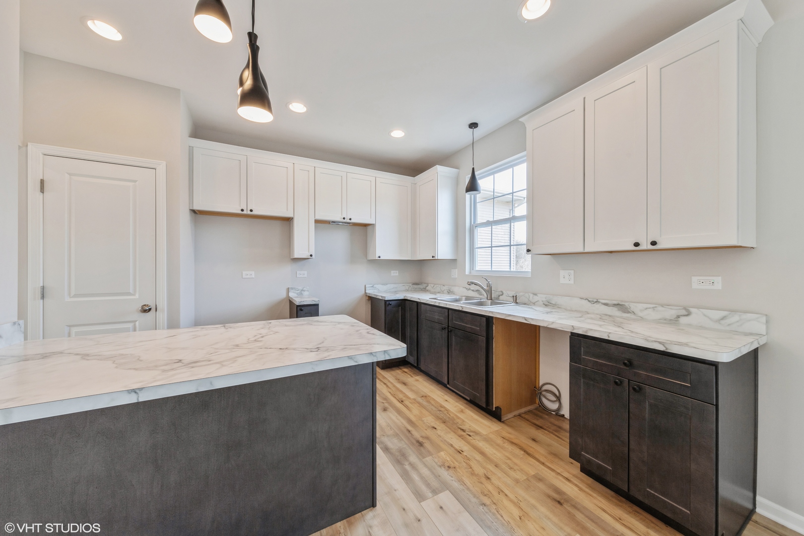 200 Crystal Lane, Steger, IL 60475