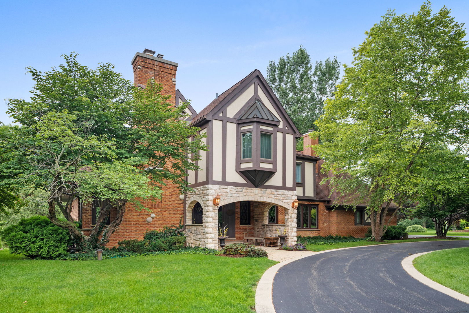 6 Willow Bay Drive, South Barrington, IL 60010