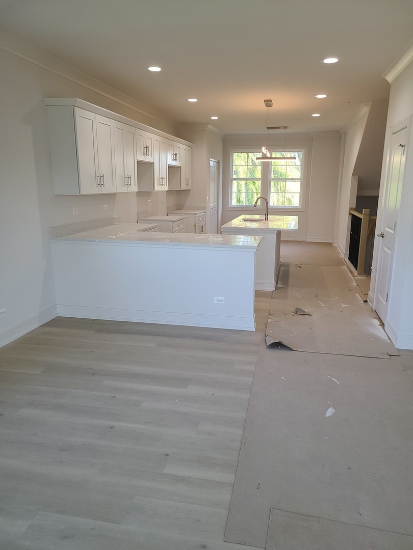 214 unit A N Walnut Street, Bensenville, IL 60106