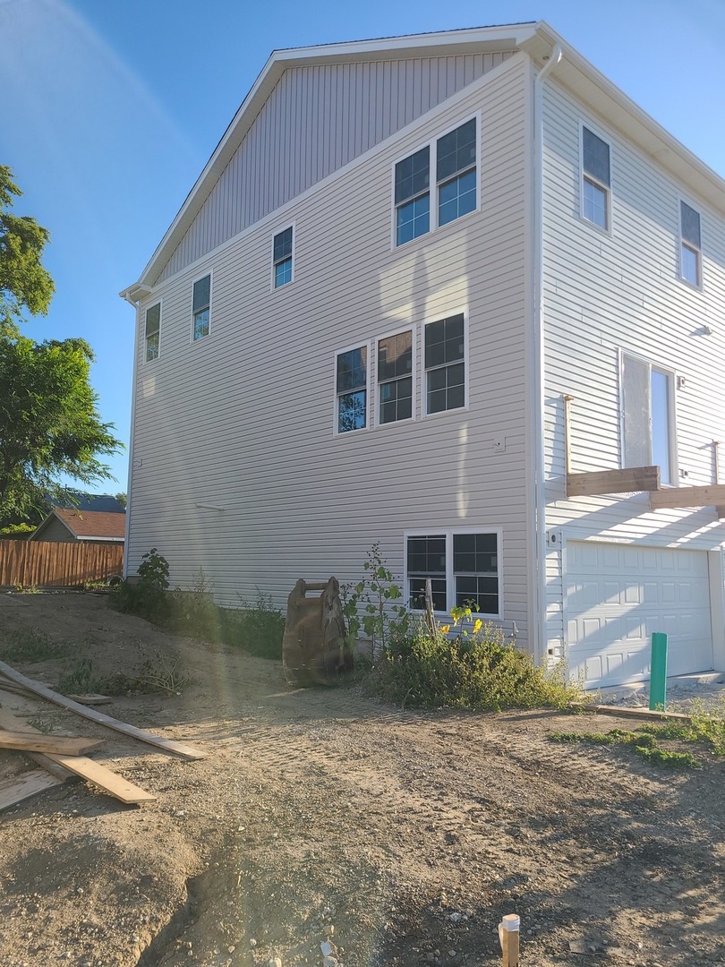 214 unit A N Walnut Street, Bensenville, IL 60106