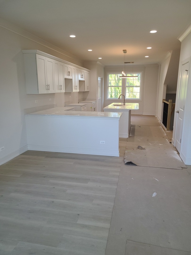 214 unit A N Walnut Street, Bensenville, IL 60106