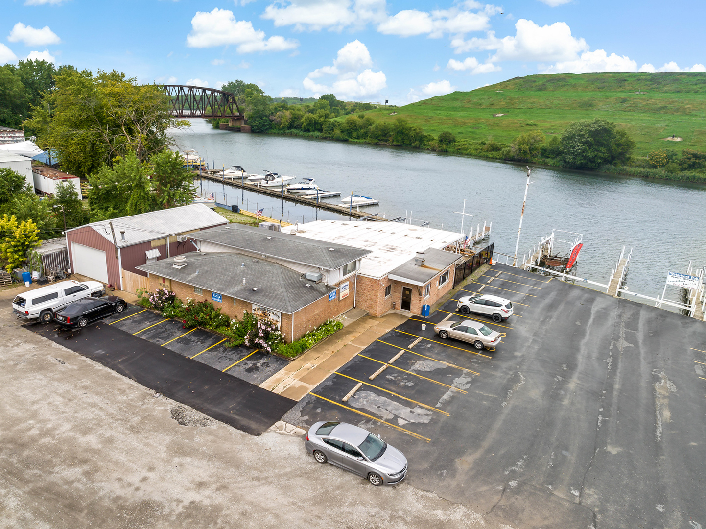 14042 S Croissant Drive, Burnham, IL 60633