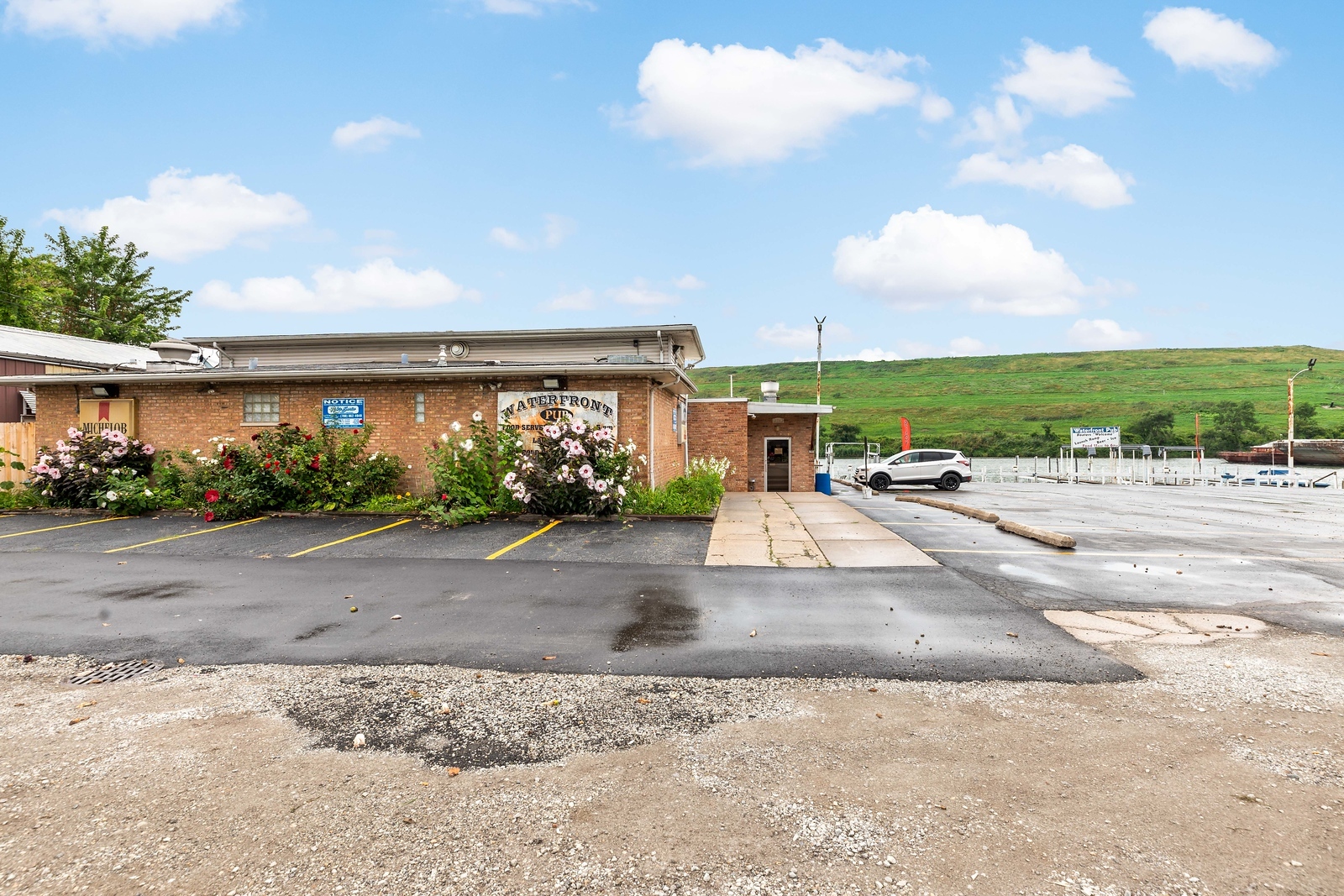 14042 S Croissant Drive, Burnham, IL 60633