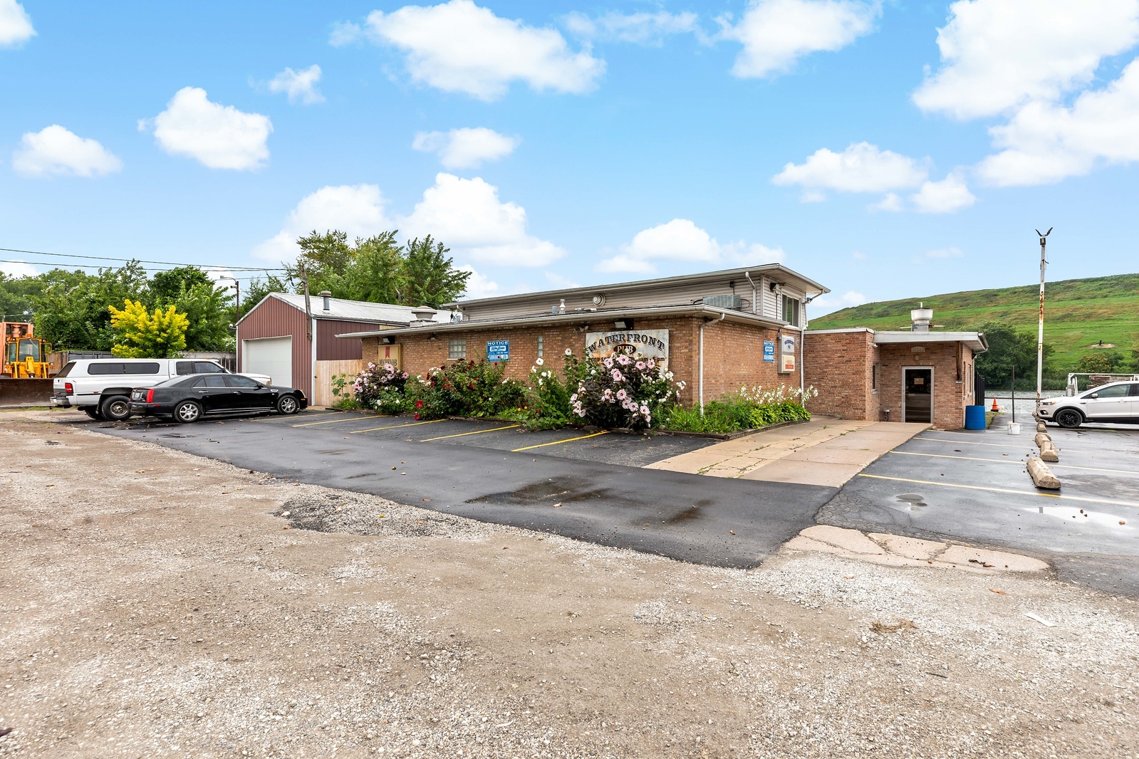 14042 S Croissant Drive, Burnham, IL 60633