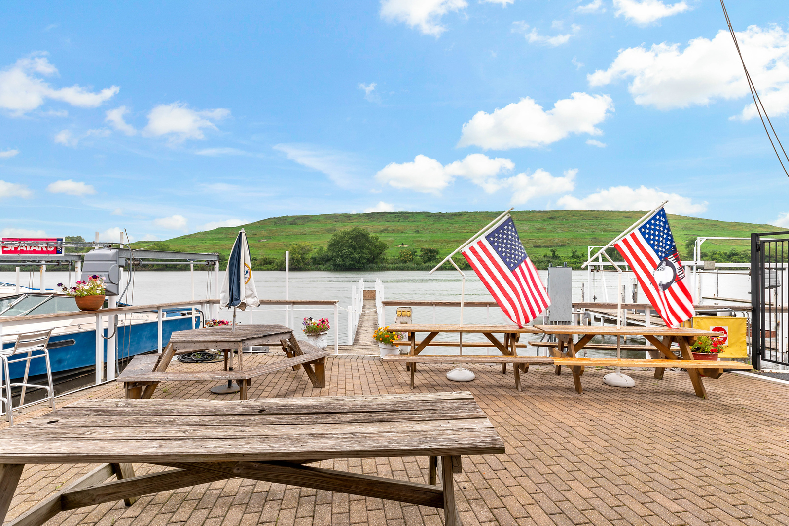 14042 S Croissant Drive, Burnham, IL 60633