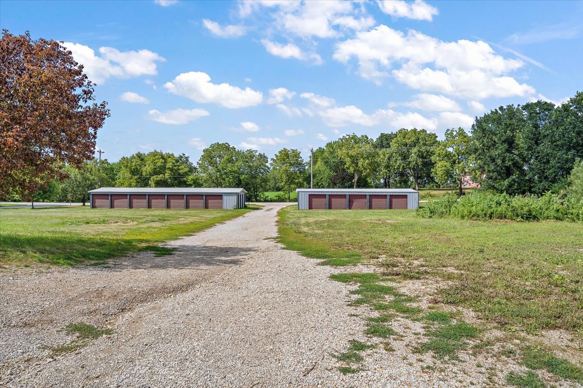 1914 Six Points Road, Bloomington, IL 61705
