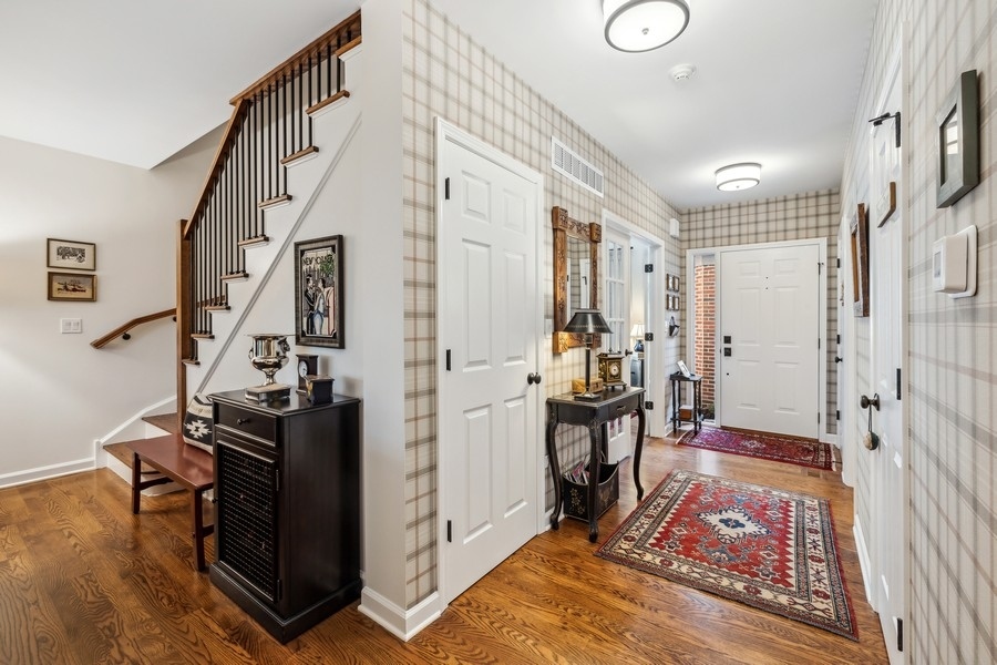 14 Southgate Court #14, Burr Ridge, IL 60527